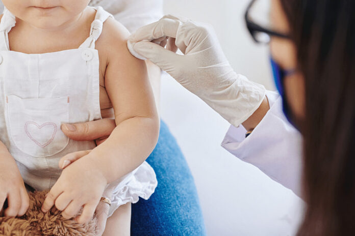 Dados apontam que a cobertura de imunização infantil contra a difteria, tétano e coqueluche passaram por de 3% de queda de 2019 para 2020.